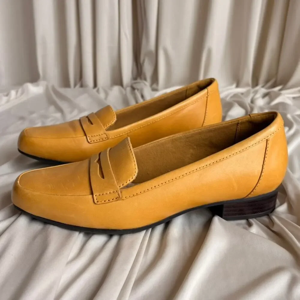Clarks Juliet Coast Egg Yolk Yellow Leather Loafers - Size 7.5